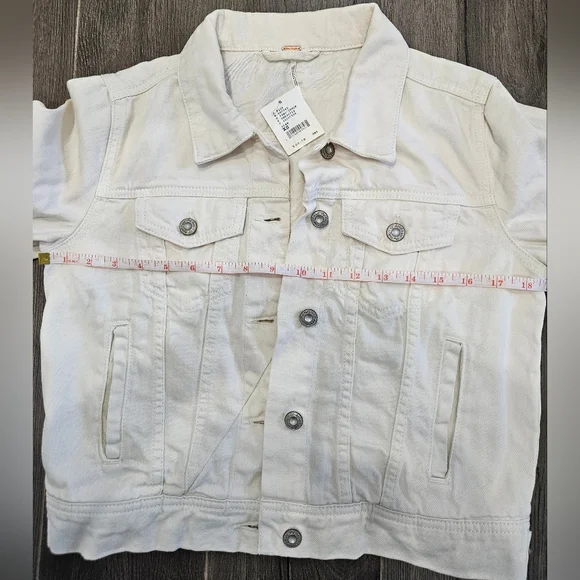 Free People Women's Optic White Cream Denim Jean Jacket- Size XS NWT - Picture 7 of 9